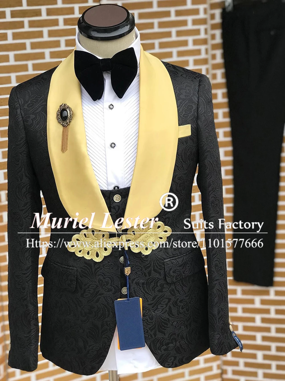 Элегантные мужские костюмы для свадьбы Жаккардовый блейзер с золотым отворотом, сшитый на заказ, смокинг для жениха, 3 предмета, куртка, жилет, брюки Изображение 1